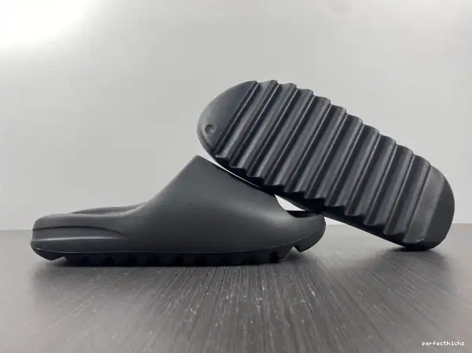 HQ6448 Yeezy Adidas Slide Onyx 0521